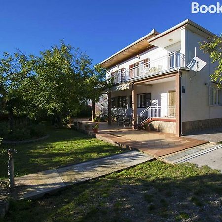 Ferienwohnung Apartamani Katarina Vl.Ilija Jusup Starigrad Paklenica Exterior foto