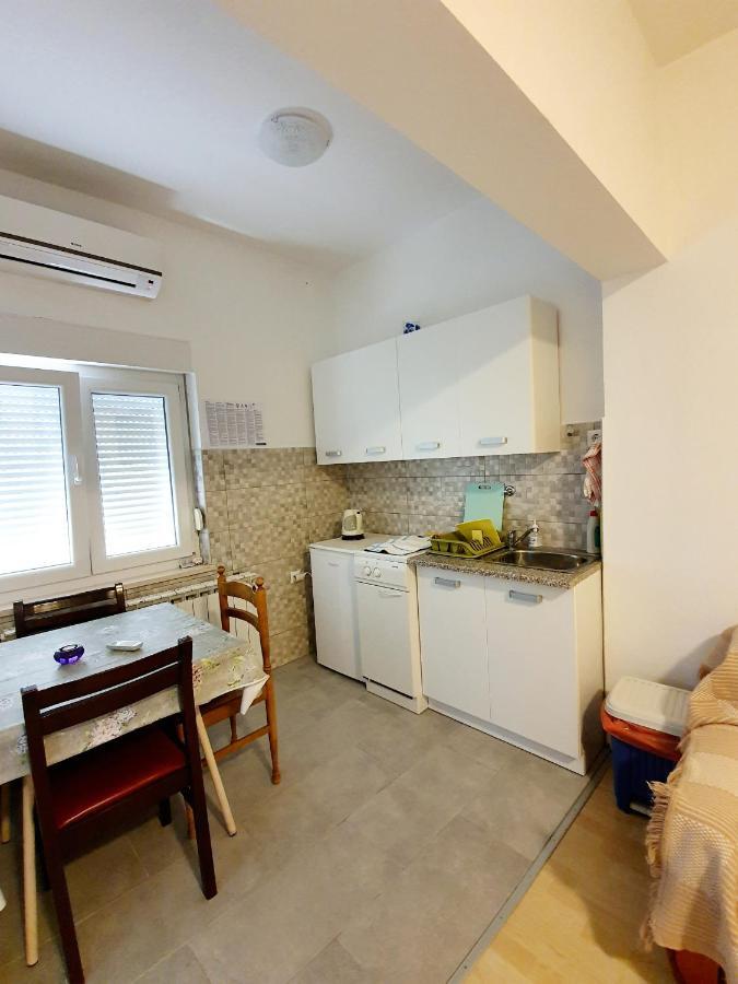 Ferienwohnung Apartamani Katarina Vl.Ilija Jusup Starigrad Paklenica Exterior foto